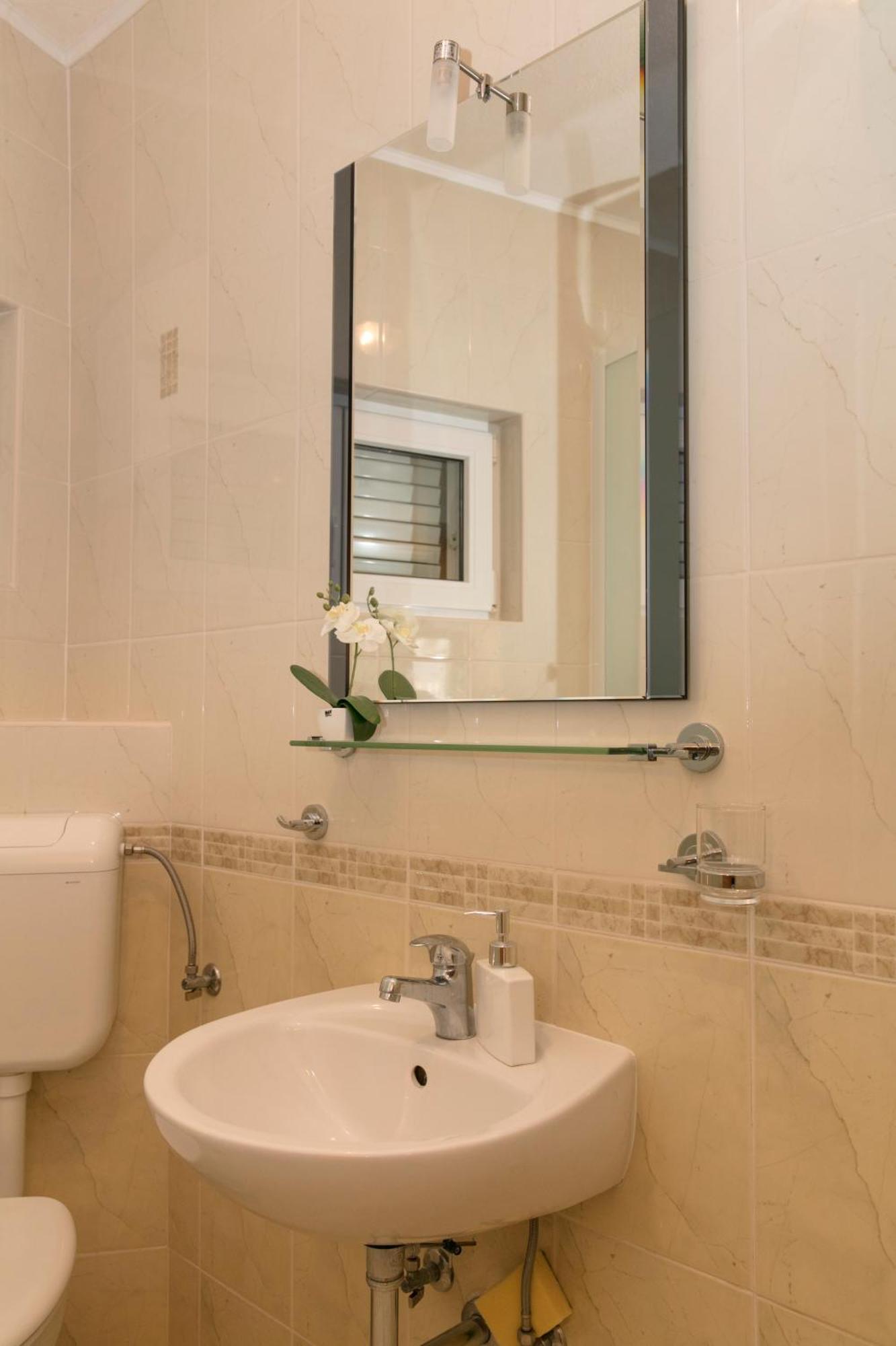Apartmani Darinka Baška Voda Dış mekan fotoğraf
