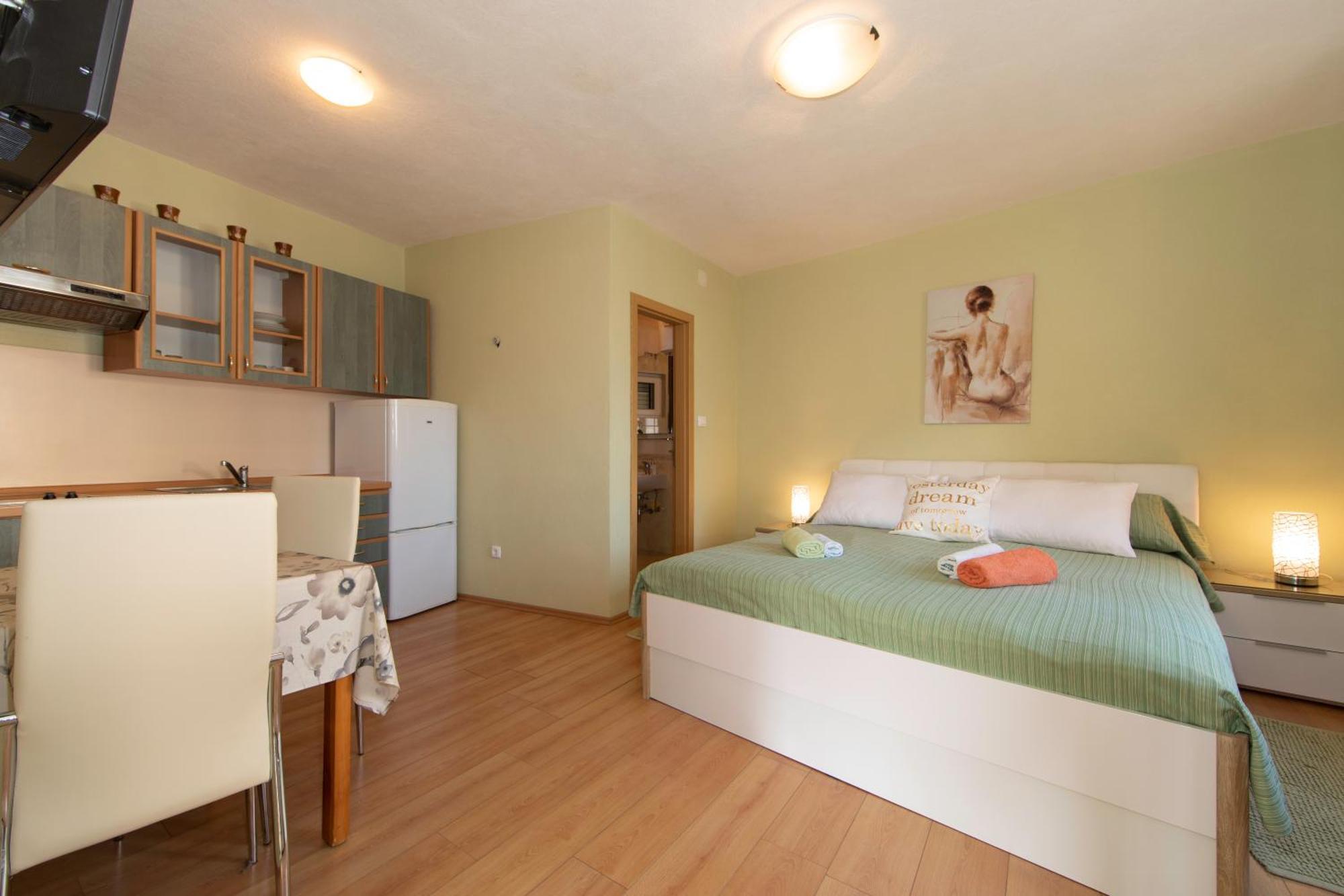 Apartmani Darinka Baška Voda Dış mekan fotoğraf