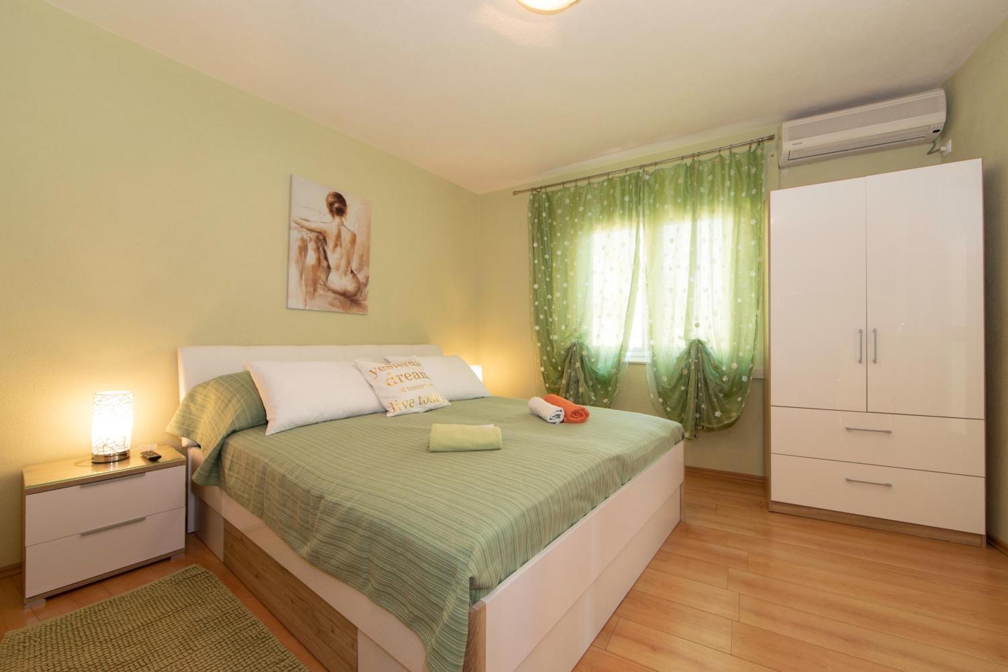 Apartmani Darinka Baška Voda Dış mekan fotoğraf