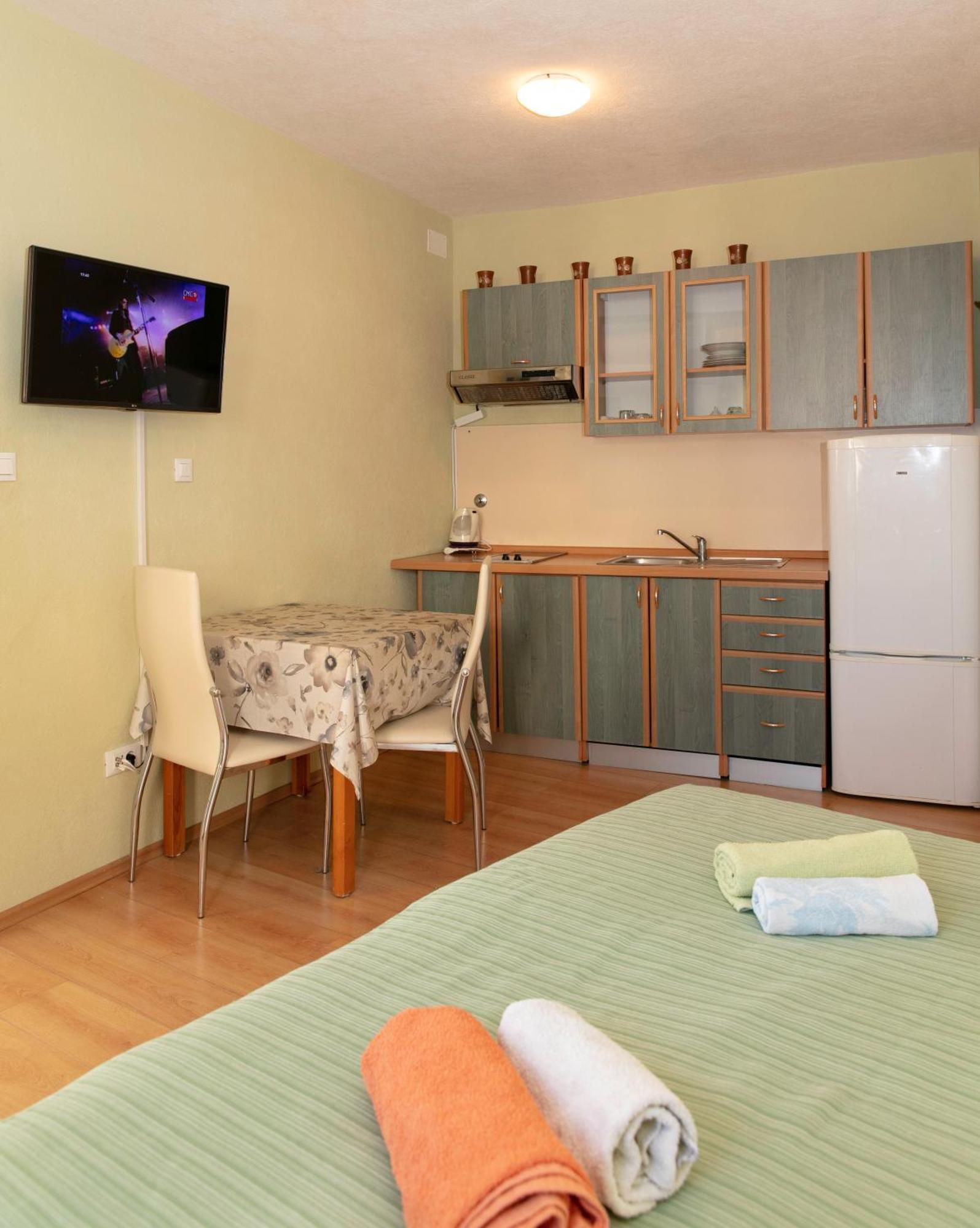 Apartmani Darinka Baška Voda Dış mekan fotoğraf