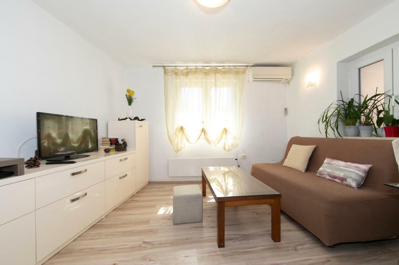 Apartmani Darinka Baška Voda Dış mekan fotoğraf