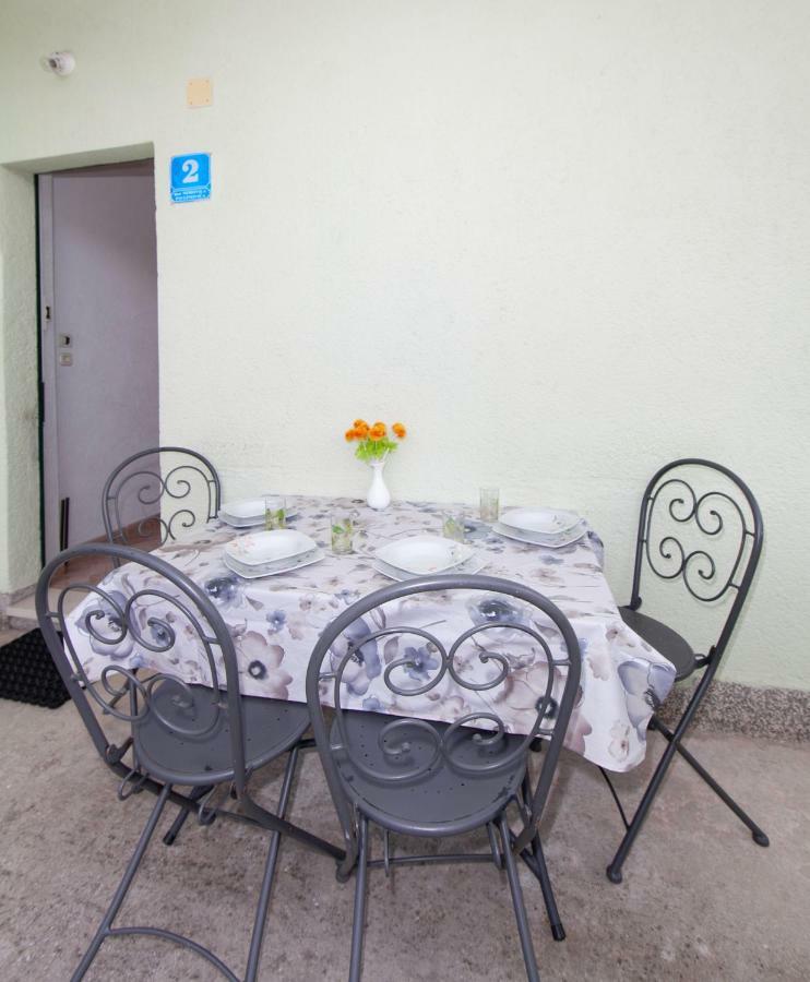 Apartmani Darinka Baška Voda Dış mekan fotoğraf